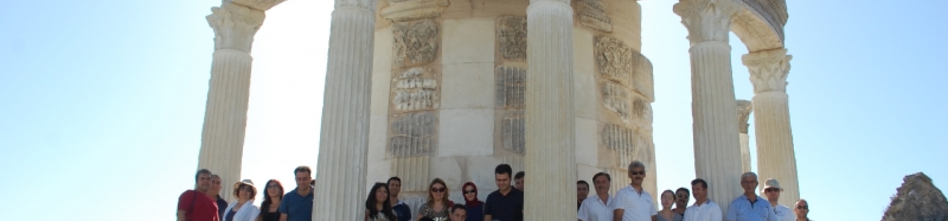 Tarihi Bir Kentin Yeniden Kurgulanması Deneyimi; Side Modeli